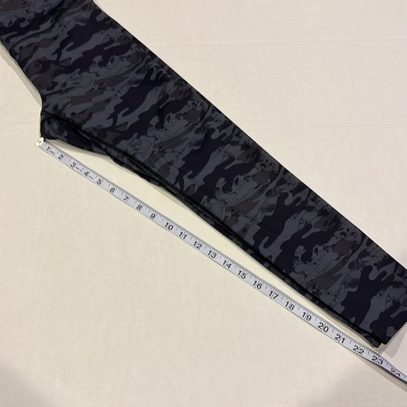 LAYER 8 size small leggings - Picture 7 of 7